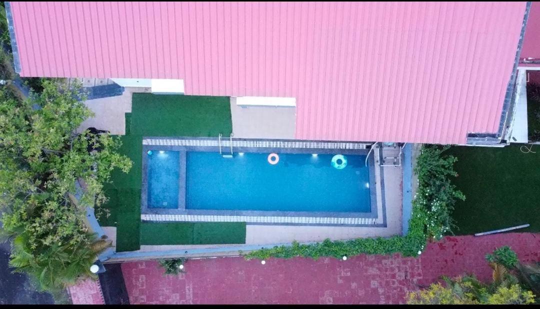 לונבלה Hitman 45 Villa מראה חיצוני תמונה